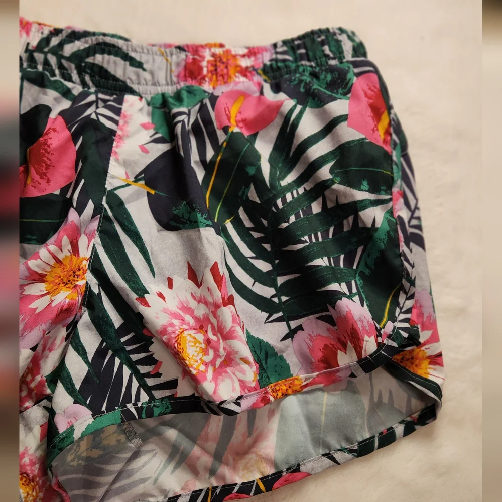 Old Navy Active Hawaiian Go-Dry Running Shorts Size XS - Picture 3 of 16
